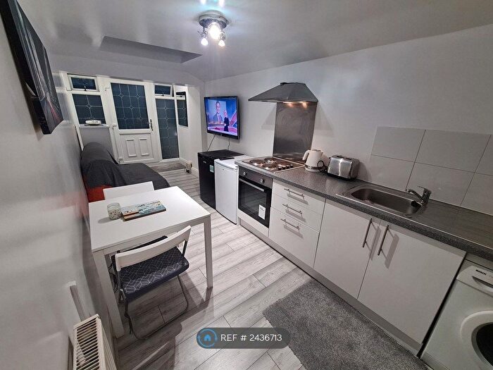 1 Bedroom Flat To Rent In Newbury Park, Ilford, IG2