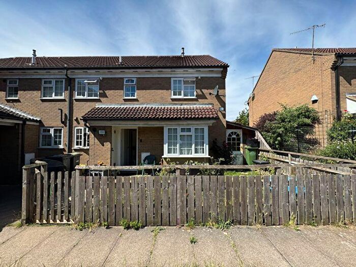 2 Bedroom Cluster House For Sale In Dorrington Close, Luton, LU3