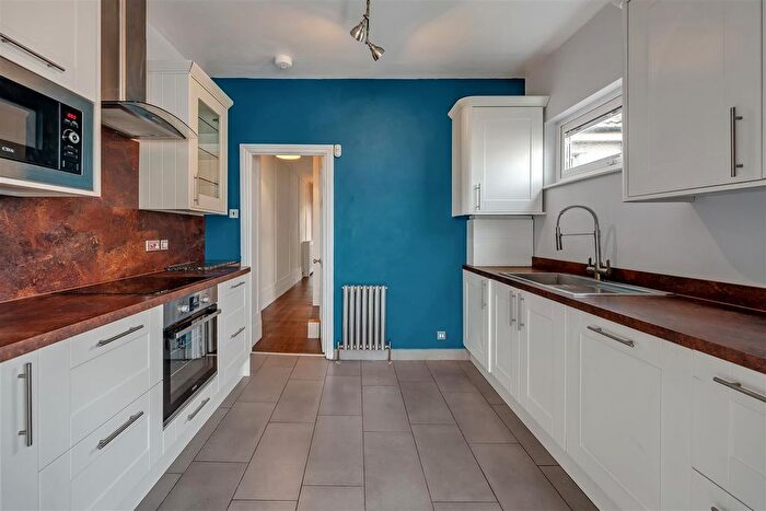 2 Bedroom Flat To Rent In Henleaze Road, Bristol, BS9