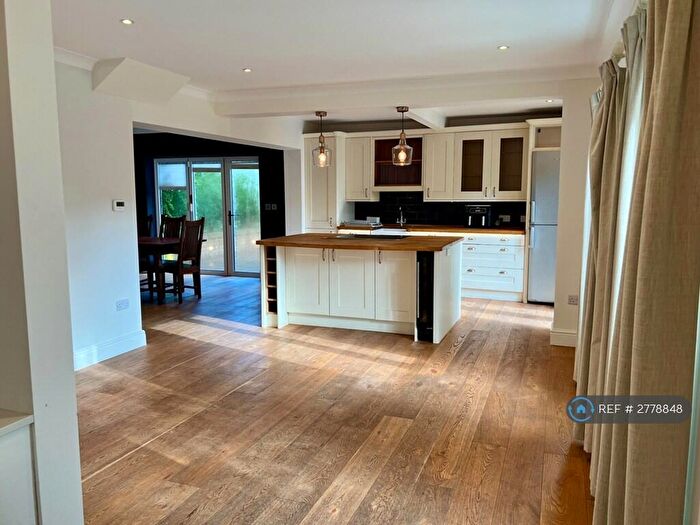 3 Bedroom Detached House To Rent In Cliveden Road, Maidenhead, SL6