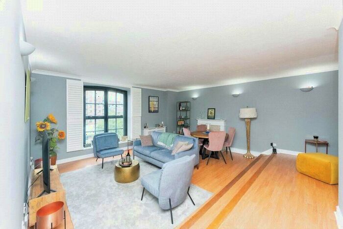 3 Bedroom Apartment To Rent In Calvin Street, Shoreditch, London, E1