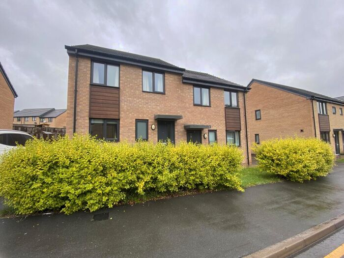 3 Bedroom Semi-Detached House To Rent In Roberts Road, Edlington, Doncaster, DN12