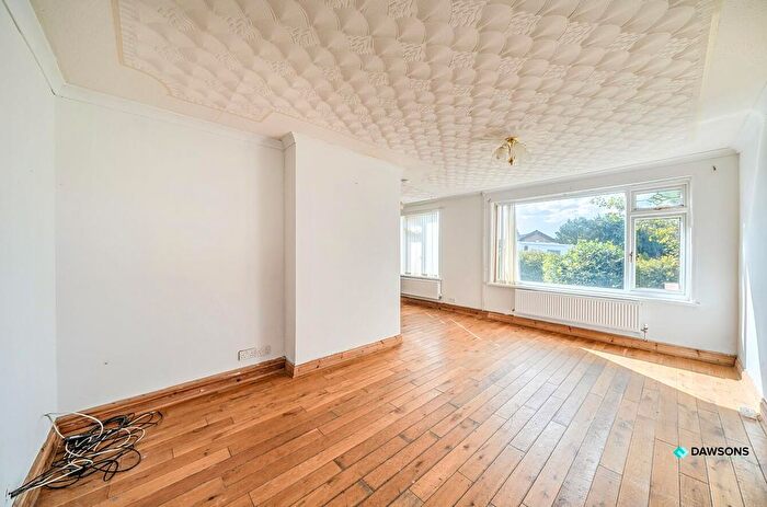 3 Bedroom Detached Bungalow For Sale In Whitestone Avenue, Bishopston, Swansea, SA3
