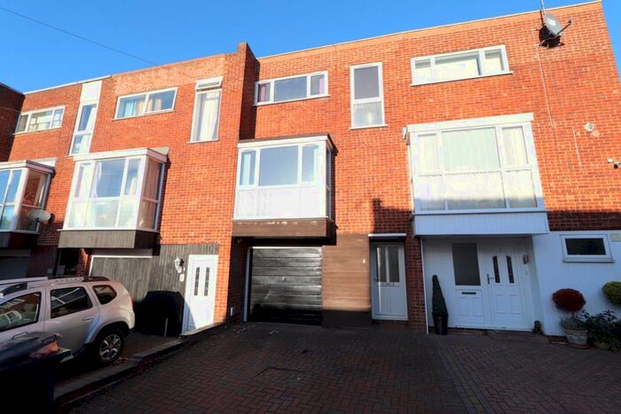 3 Bedroom Property To Rent In Mill Road, Leighton Buzzard, LU7