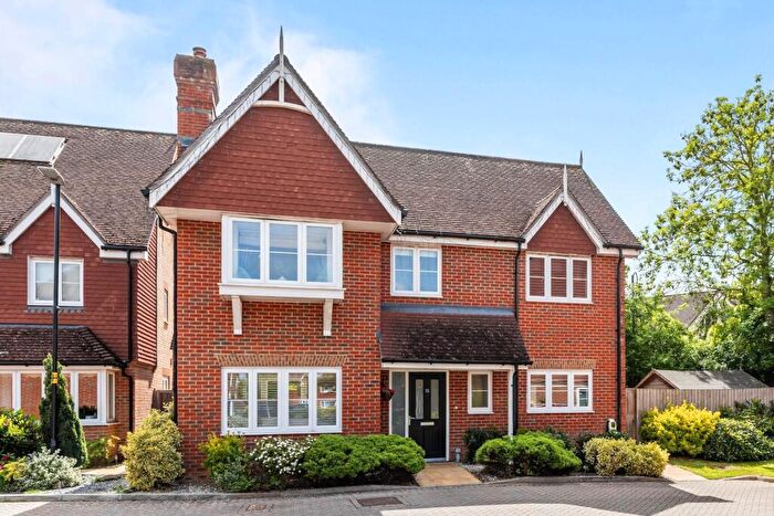 4 Bedroom Detached House For Sale In Edwards Close, Broadbridge Heath, RH12