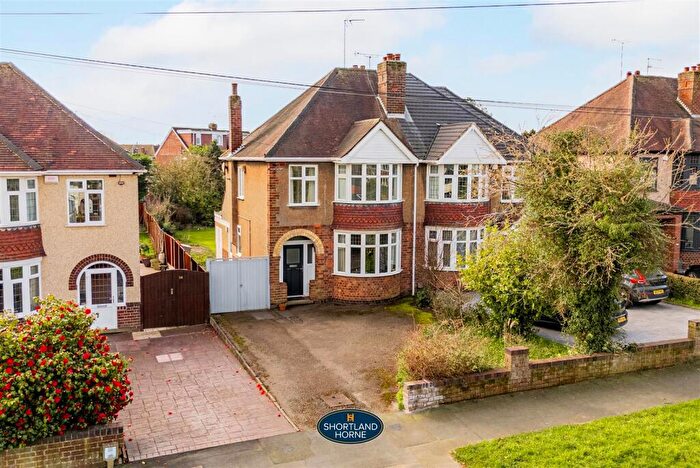 3 Bedroom Semi Detached House For Sale In Baginton Road, Styvechale, Coventry, CV3