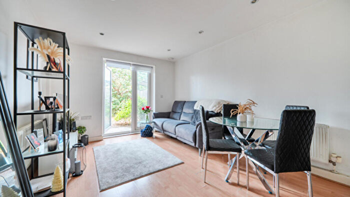 3 Bedroom Flat For Sale In Poppy Drive, Enfield, London, EN3