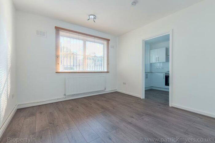 1 Bedroom Flat To Rent In The Gardens East Dulwich, SE22