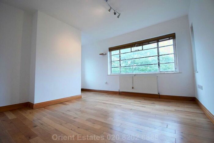 2 Bedroom Maisonette To Rent In Ossulton Way, East Finchley, N2