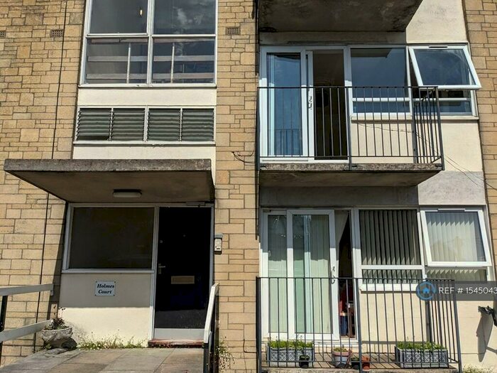 2 Bedroom Flat To Rent In Holmes Grove, Bristol, BS9