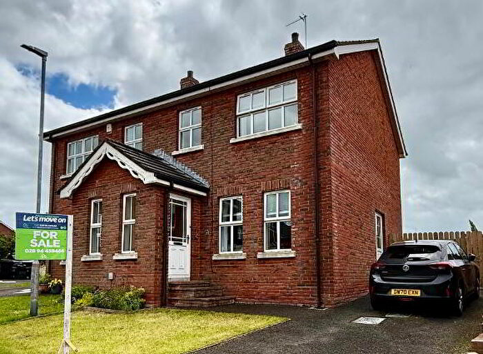 3 Bedroom Semi-Detached House For Sale In St James Meadow, Crumlin, BT29