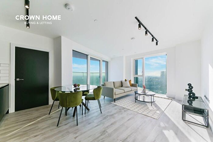 2 Bedroom Flat To Rent In Icon Tower, Portal Way, W3