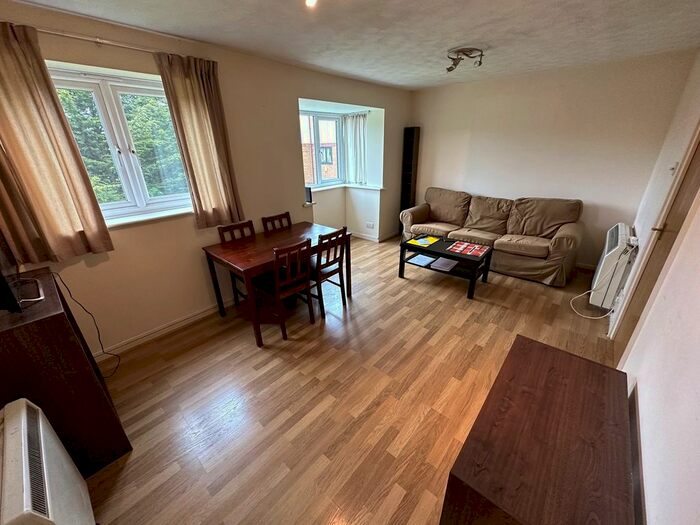 2 Bedroom Flat To Rent In Moray Close, Edgware, HA8