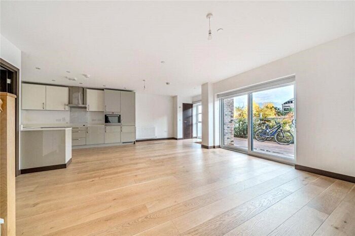 2 Bedroom Flat To Rent In Darlington House, Merlin Drive, Fletton Quays, PE2