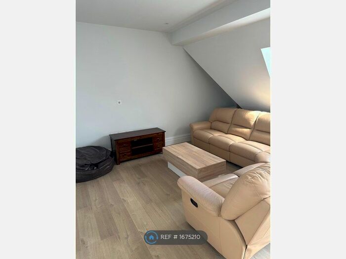 3 Bedroom Flat To Rent In Knyveton Road, Bournemouth, BH1