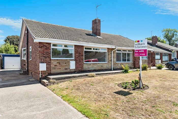 3 Bedroom Semi-Detached Bungalow For Sale In Bleasdale Avenue, Knottingley, WF11