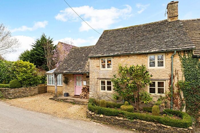 2 Bedroom Detached House For Sale In Shipton Road, Ascott-Under-Wychwood, Chipping Norton, Oxfordshire, OX7