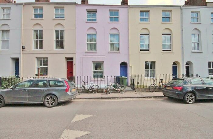 1 Bedroom Apartment To Rent In Walton Street, Oxford, Oxfordshire, OX1