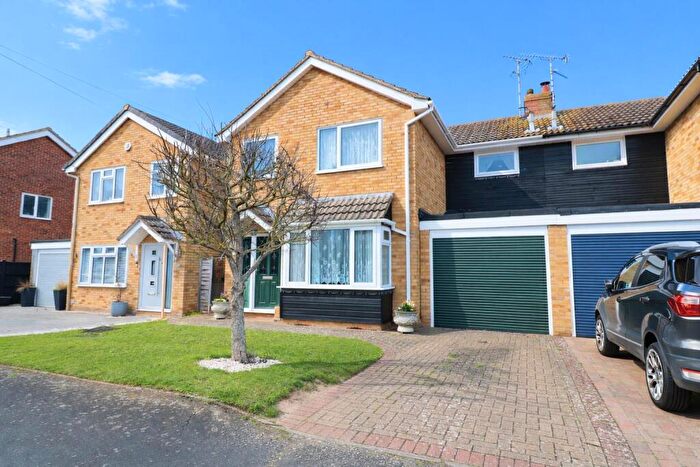 4 Bedroom Semi Detached House For Sale In Sussex Close, Boreham, Chelmsford, CM3