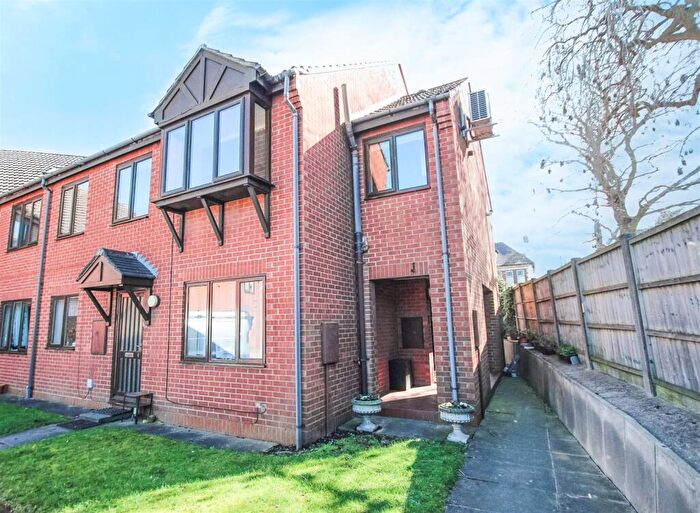 2 Bedroom Apartment For Sale In Axholme Court, Wheatley, Doncaster, DN2