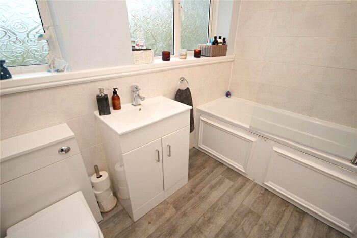 2 Bedroom Bungalow For Sale In Mallard Close, Hordle, Lymington, Hampshire, SO41