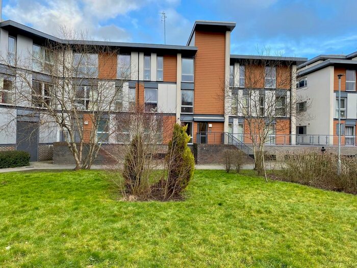 2 Bedroom Flat To Rent In Commonwealth Drive, Crawley, RH10