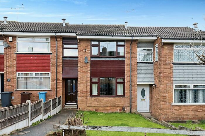 3 Bedroom Town House To Rent In Beaver Close, Handsworth, Sheffield, S13