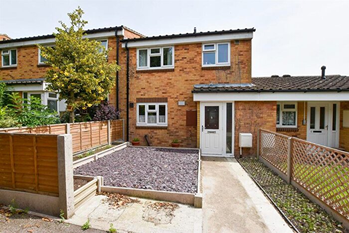 3 Bedroom Terraced House For Sale In Brisleys Row, Burham, ME1