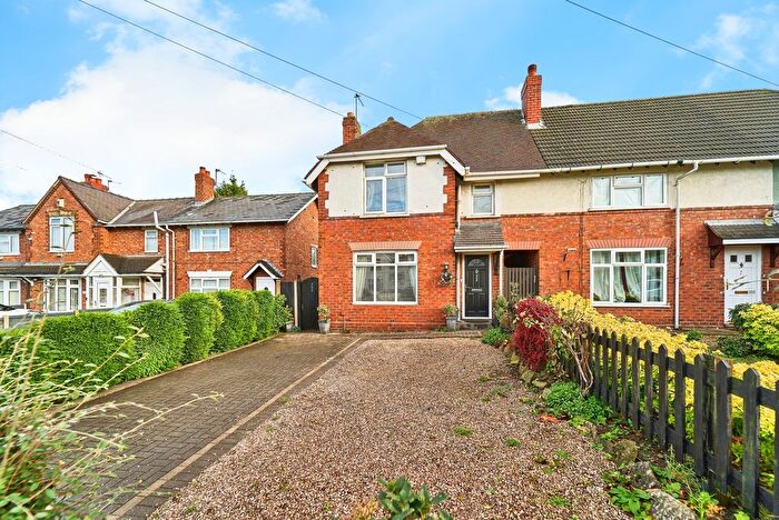 3 Bedroom End Of Terrace House For Sale In West Bromwich Road, Walsall, West Midlands, WS5
