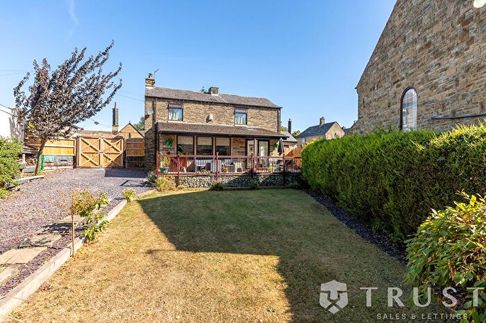 3 Bedroom Detached House For Sale In New Road East, Scholes, BD19