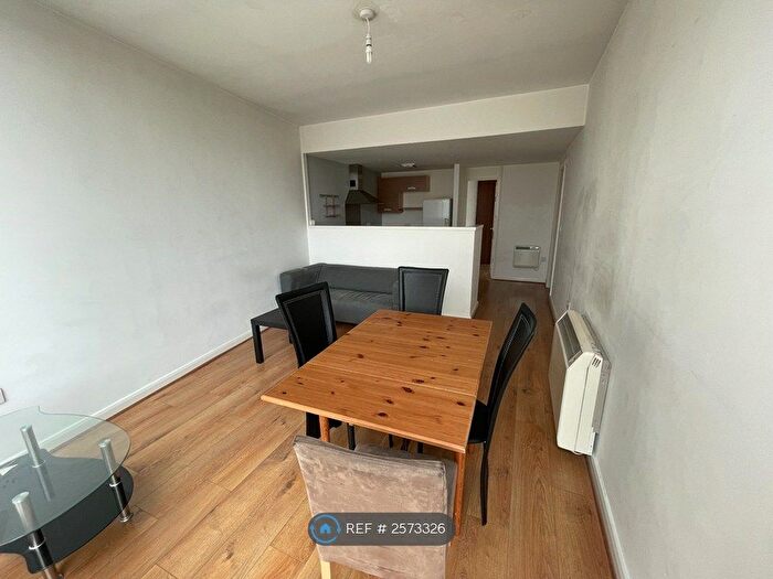 2 Bedroom Flat To Rent In Sapphire Heights, Birmingham, B1