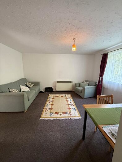 2 Bedroom Flat To Rent In Ashfield Road, London, N14