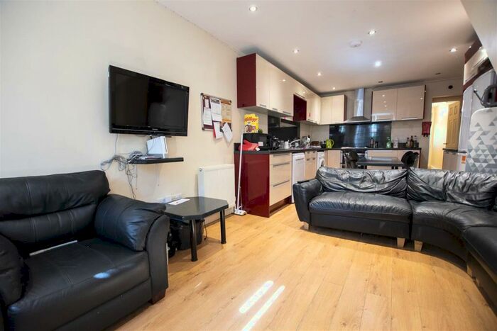 7 Bedroom House To Rent In Dawlish Road, Birmingham, B29