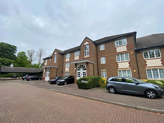 1 Bedroom Apartment To Rent In Cunard Crescent, London, N21