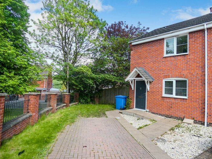 Houses for sale in Wilnecote, B77, Staffordshire