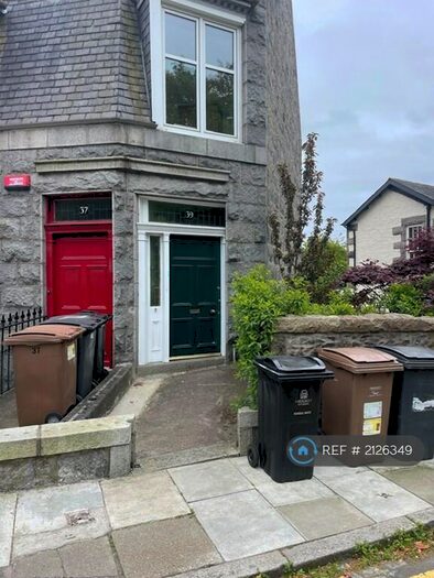 3 Bedroom Flat To Rent In Devanha Gardens South, Aberdeen, AB11