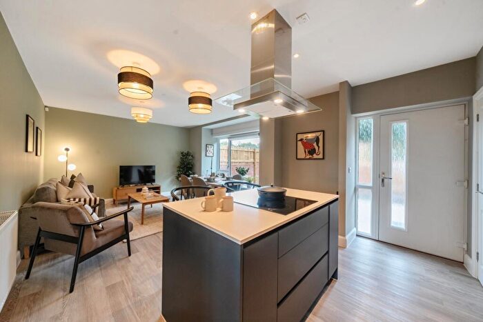 4 Bedroom Town House To Rent In Casa By Moda - Abbey Court, Tannery Row Leeds, LS5