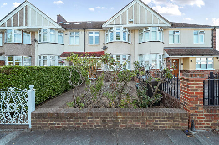 3 Bedroom Terraced House For Sale In Oxhawth Crescent, Bromley, BR2