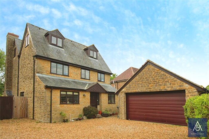 5 Bedroom Detached House For Sale In Charlton Way, Farthinghoe, Brackley, NN13
