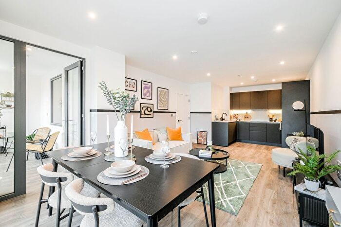 1 Bedroom Flat For Sale In Poplar Walk, Croydon, CR0