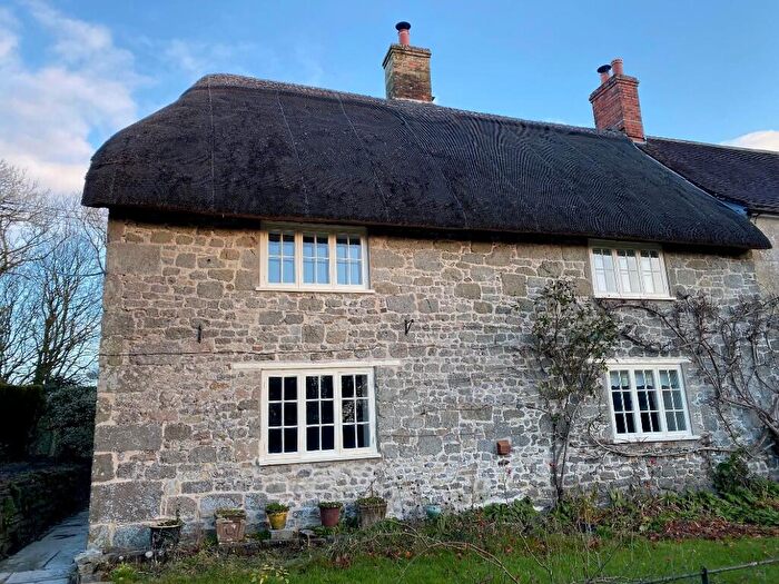 1 Bedroom End Of Terrace House To Rent In High Street, BA12