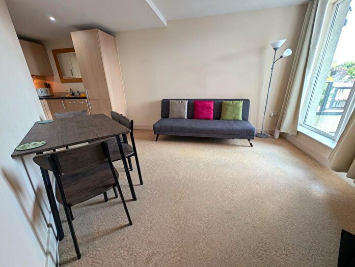 1 Bedroom Flat To Rent In Greyhound Hill, Hendon, London, NW4