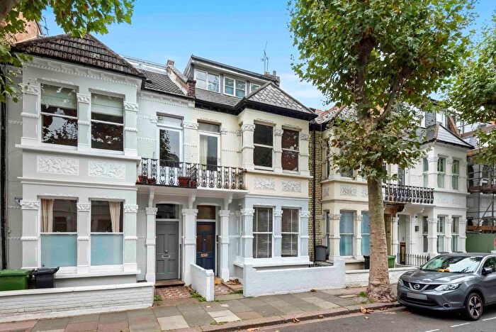 2 Bedroom Flat To Rent In Clonmel Road, Parsons Green, SW6