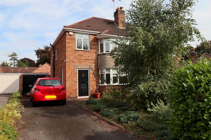 3 Bedroom Semi-Detached House To Rent In Fieldbank Road, Macclesfield, SK11