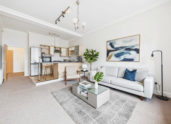 2 Bedroom Apartment For Sale In Faraday House, - High Street, Rochester, ME1