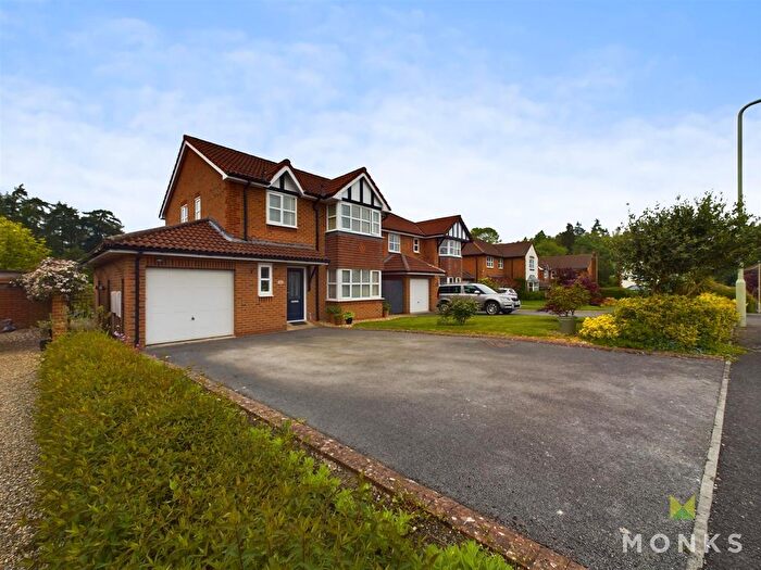 4 Bedroom Detached House For Sale In High Fawr Avenue, Oswestry, SY11