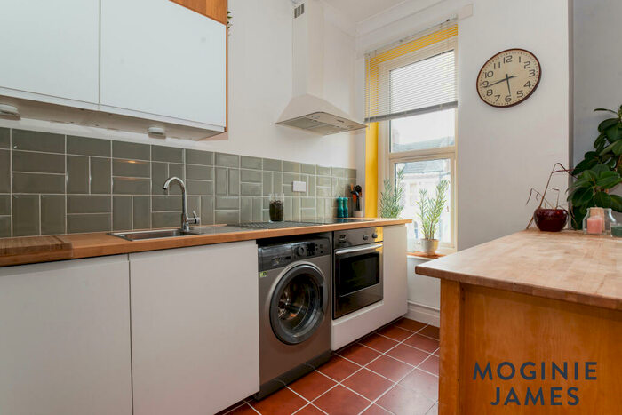 2 Bedroom Apartment To Rent In Claude Road, Roath, CF24