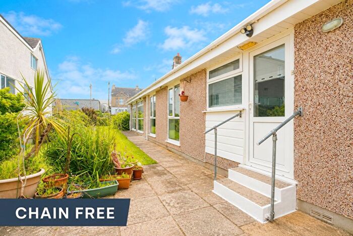 2 Bedroom Semi-Detached Bungalow For Sale In Henver Road, Newquay, TR7