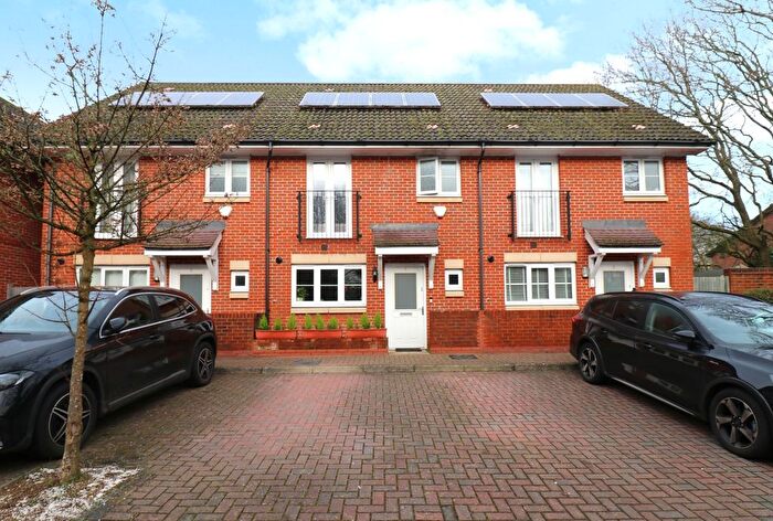 3 Bedroom Terraced House For Sale In Shafford Meadows, Hedge End, SO30
