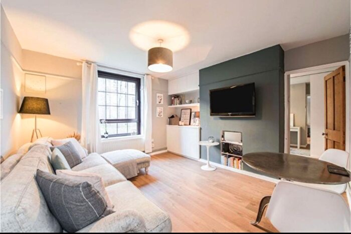 2 Bedroom Flat To Rent In Provost Estate, Hackney, N1